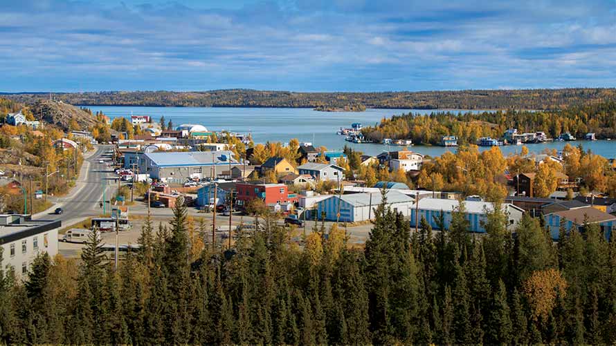 YELLOWKNIFE • TI1993/SHUTTERSTOCK